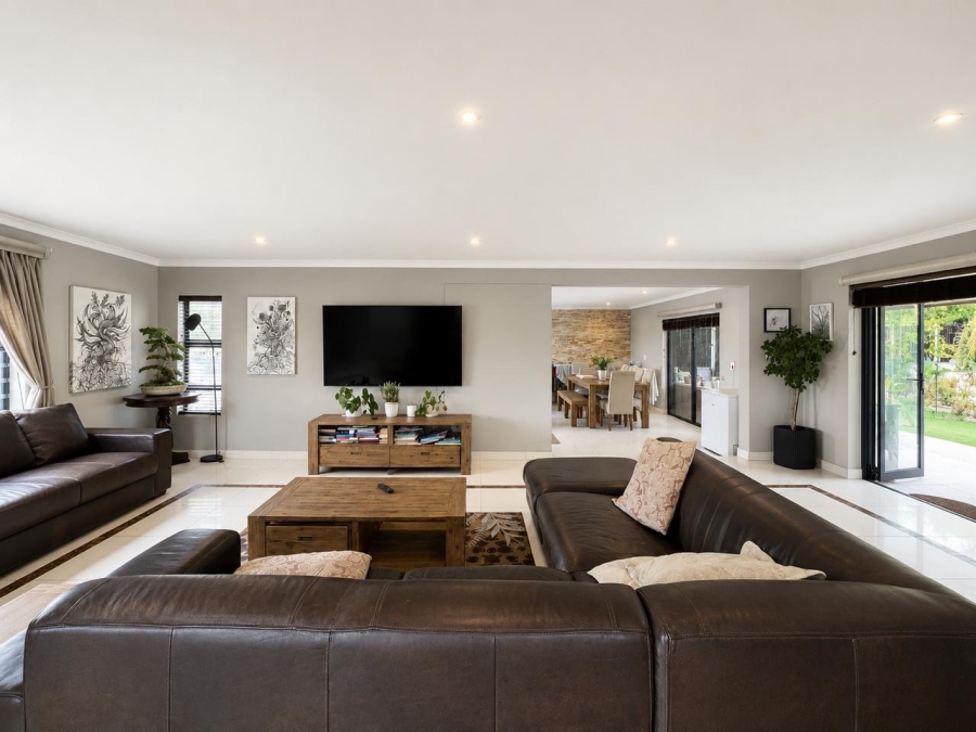 4 Bedroom Property for Sale in Flamingo Vlei Western Cape